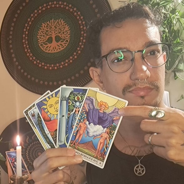 Caio Tarólogo