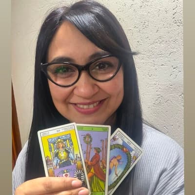 Yanel Tarot